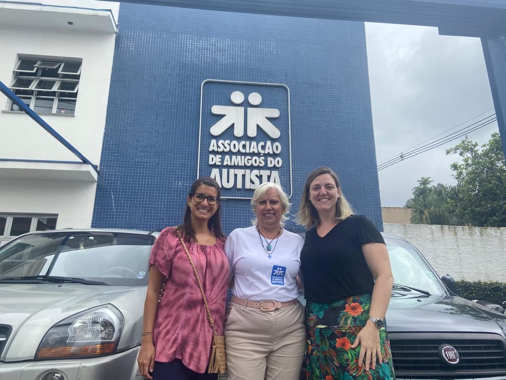 Thais Azevedo na AMA — Associação de Amigos do Autista