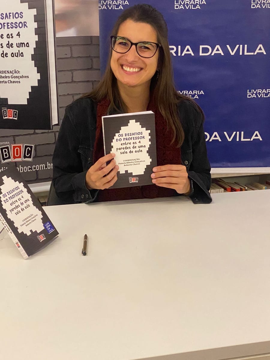 Thais Azevedo no lançamento do livro Os Desafios do Professor, na Livraria da Vila